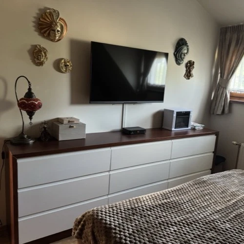 Kiváló minőségű fa szekrény